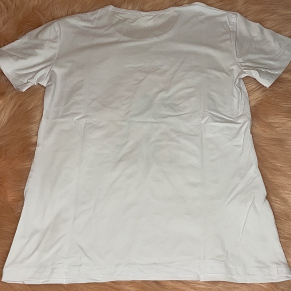 J. ELISE BOUTIQUE WOMEN’S White Graphic Print Round Neck Short Sleeve Shirt - Picture 10 of 10